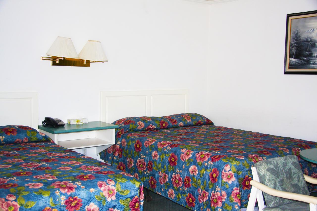 Springs Motor Inn Wainwright Dış mekan fotoğraf