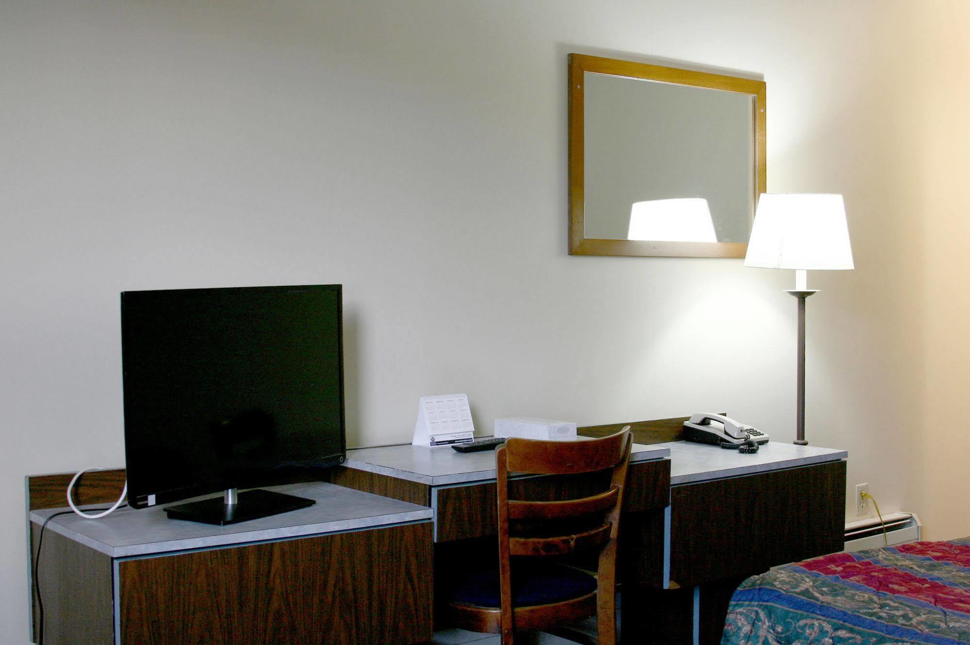 Springs Motor Inn Wainwright Dış mekan fotoğraf