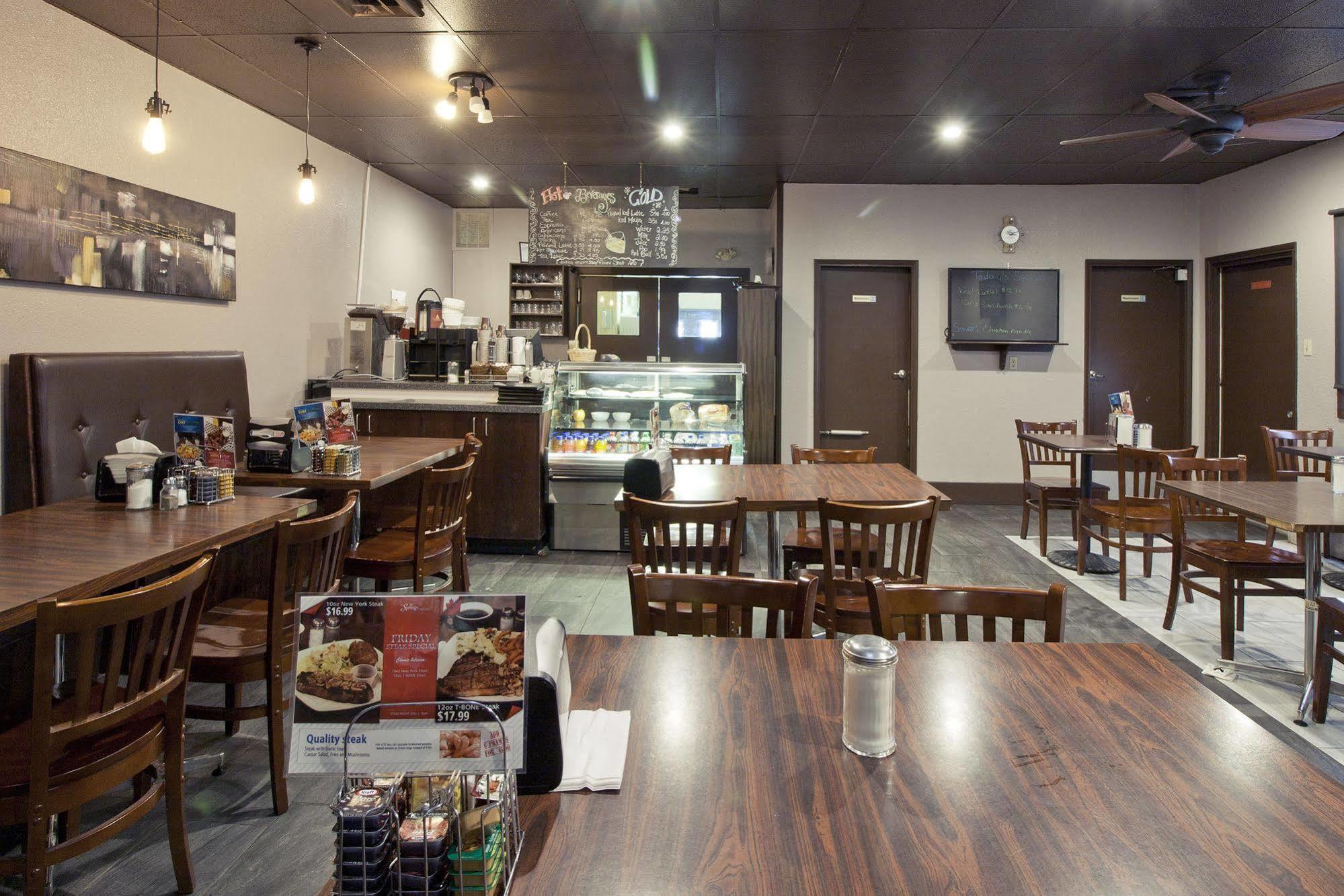 Springs Motor Inn Wainwright Dış mekan fotoğraf