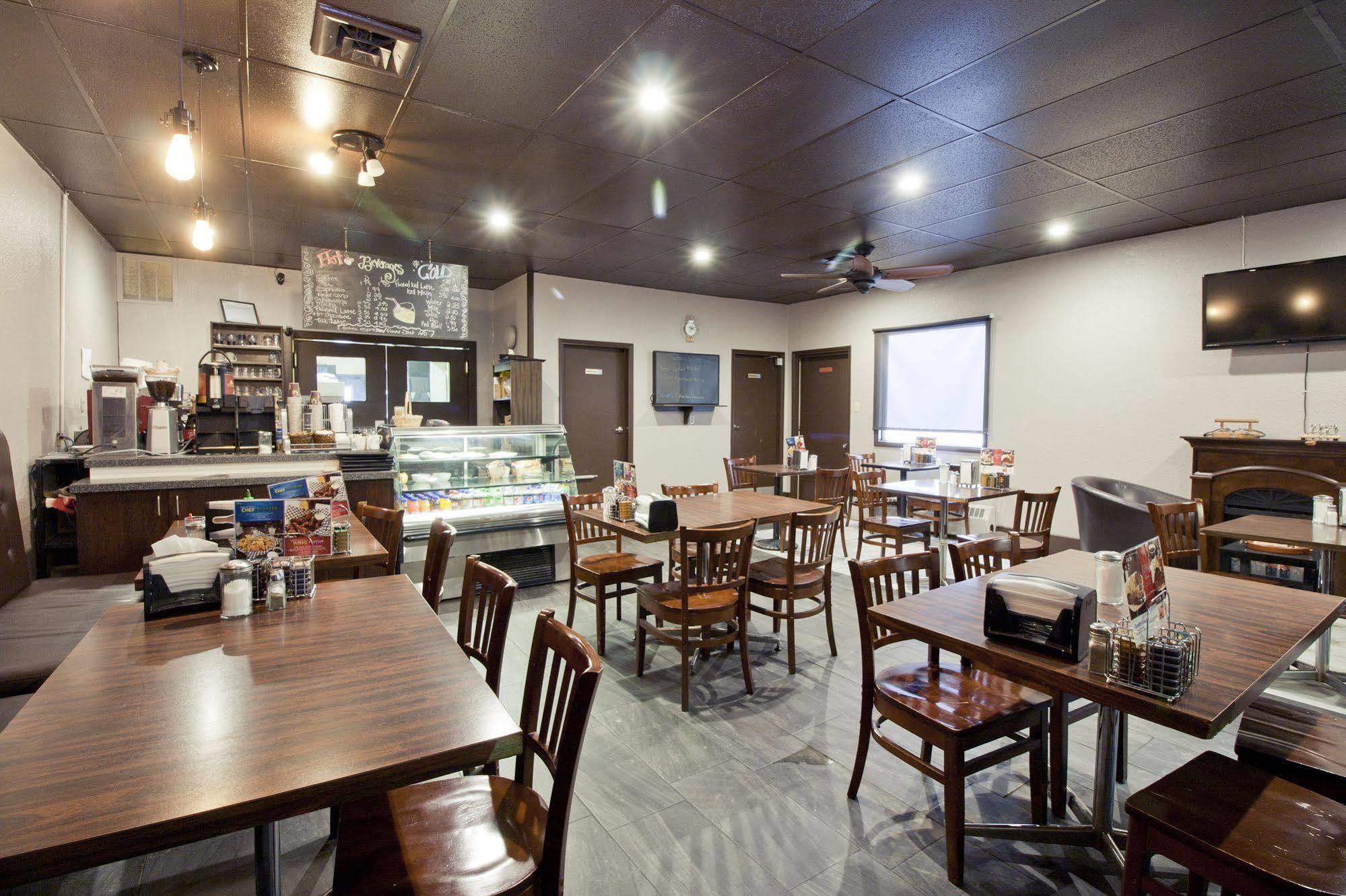 Springs Motor Inn Wainwright Dış mekan fotoğraf